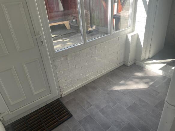 2 bed Terraced to rent Image 11