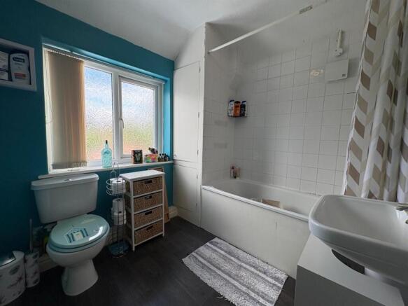 2 bed House for sale Image 5