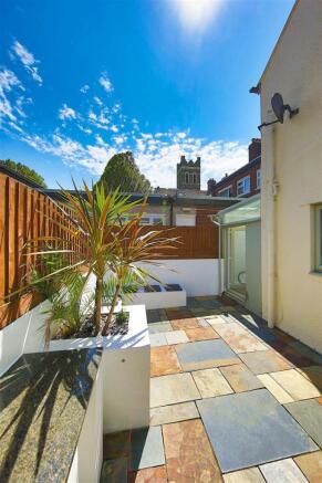 60 Kings Rd 1641.jpg