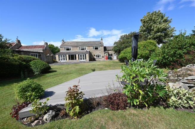 4 bed Detached for sale Image 12
