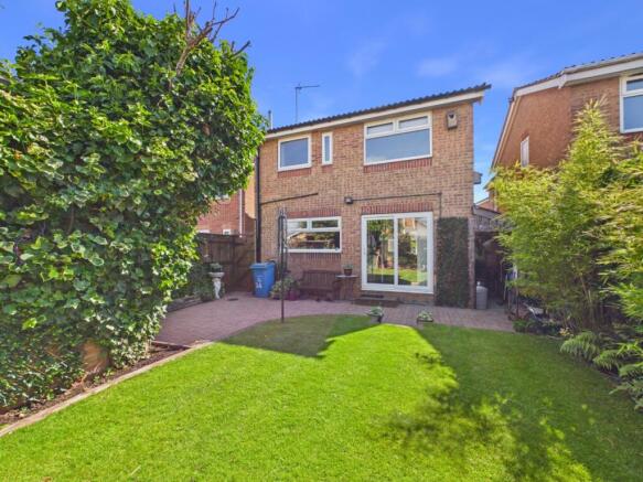 4 bed Detached for sale Image 4