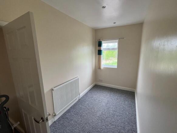 2 bed Terraced to rent Image 6