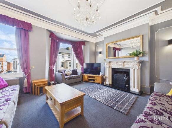 5 bed Terraced for sale Image 4