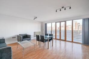 7, 36 Western Beach Apartments, Hanover Avenue, Silvertown, London E16 1DU