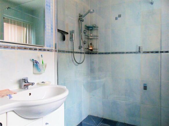 en-suite.JPG