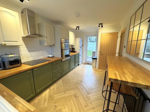 KITCHEN 2