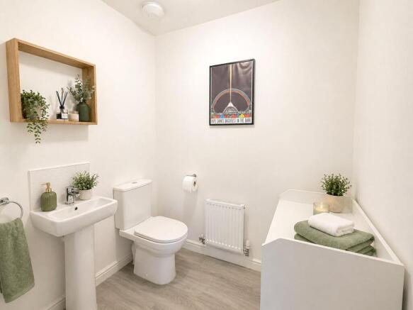 4 bed Detached for sale Image 7