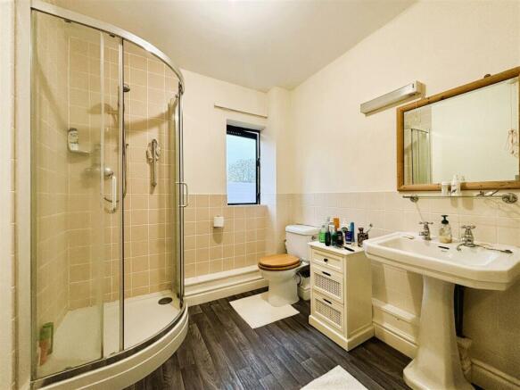 Shower Room.jpg