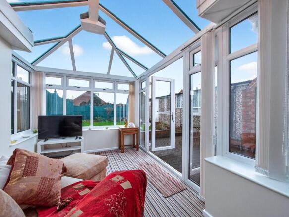 2 bed Semi-Detached Bungalow for sale Image 8
