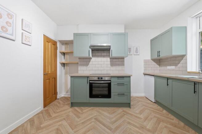 3 bed Terraced to rent Image 8