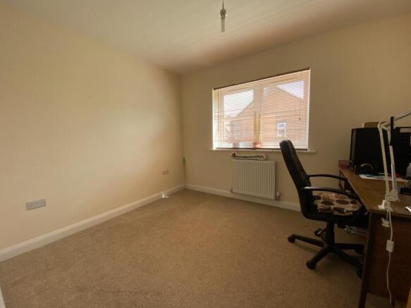 4 bed House to rent Image 7