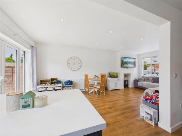 2 bed Detached Bungalow for sale Image 8