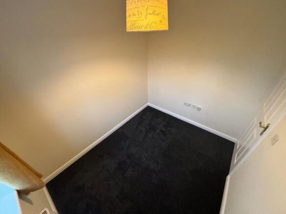2 bed Semi-Detached to rent Image 11
