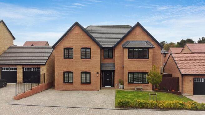 6-bed detached on Roe Way, Wynyard, TS22, £580,000