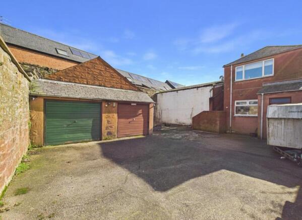 Courtyard/Parking/Garage