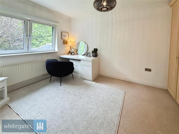4 bed Detached for sale Image 9