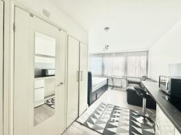 Flat 8, 43 Fairheathe, Putney Hill, London SW15 6QP