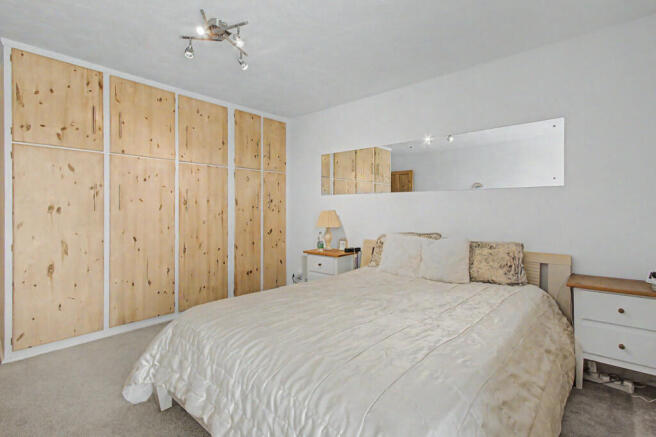 2 bed Terraced for sale Image 11