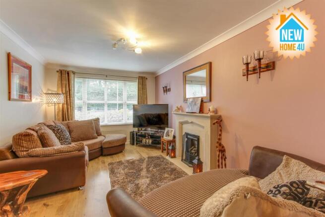 LOUNGE: