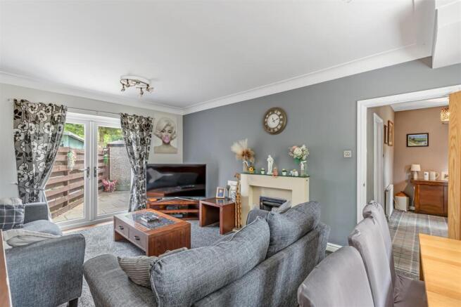 3 bed Semi-Detached for sale Image 4