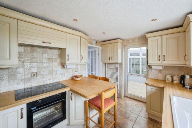 2 bed Semi-Detached for sale Image 7