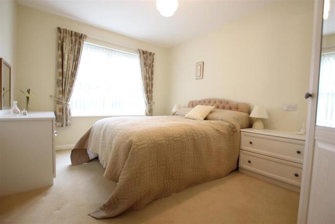 Bedroom 2.JPG