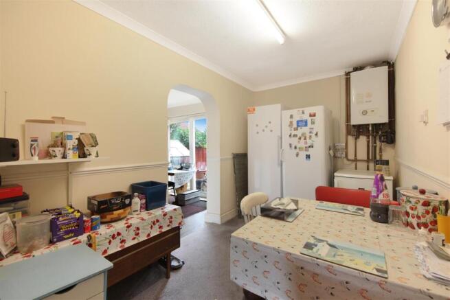 1 Russell Close - 83B8ByK9xwl9GDgqhXp4.jpg