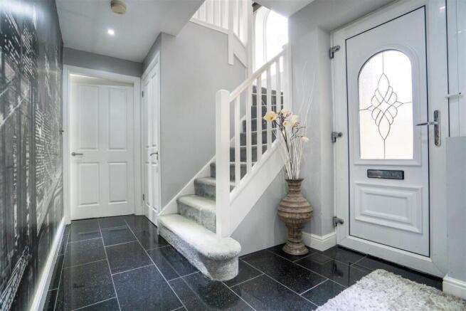 7 bed Detached for sale Image 7