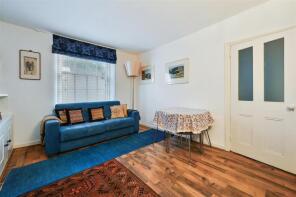 18, Warwick Square Mews, London SW1V 2EL
