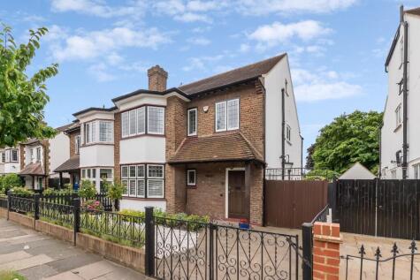 Parkfield Avenue, SW14