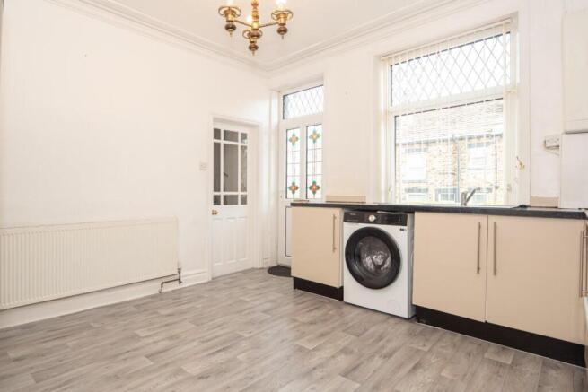 4 bed Terraced to rent Image 4
