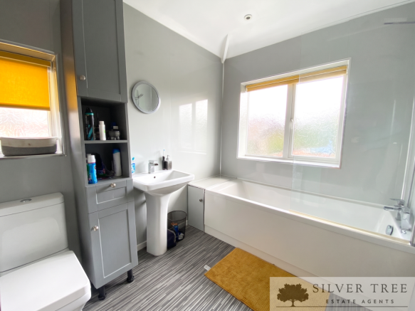 3 bed Semi-Detached for sale Image 9