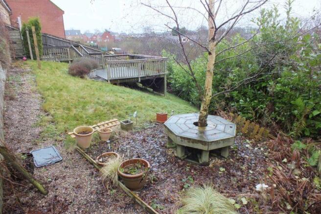 SIDE GARDEN