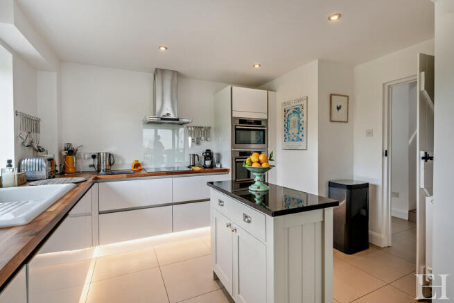 8590702-interiorw...
