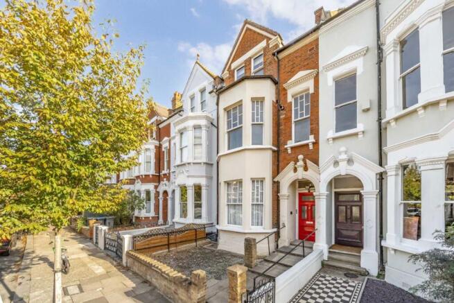 1-bed flat on Callcott Road, Brondesbury Park, £399,950