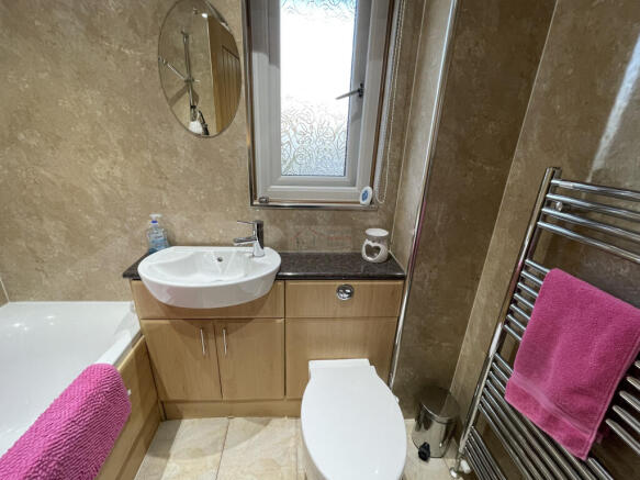 Bathroom.JPG