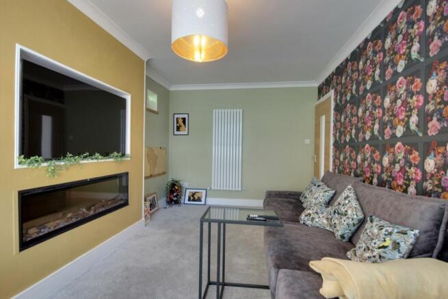 3 bed Semi-Detached for sale Image 4