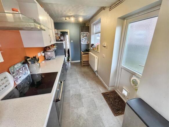 Kitchen Aspect 2.jpg