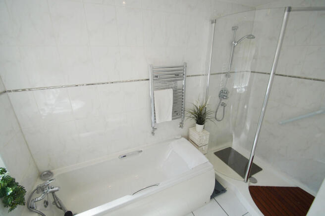 3 bed Semi-Detached for sale Image 7
