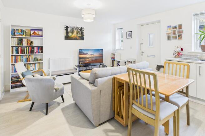 CAM02519G0-PR0361-STILL003