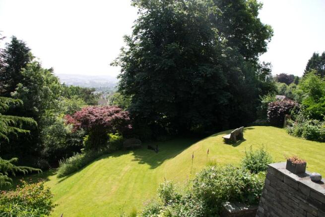 Rolling lawn