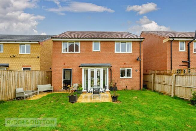 4 bed Detached for sale Image 2