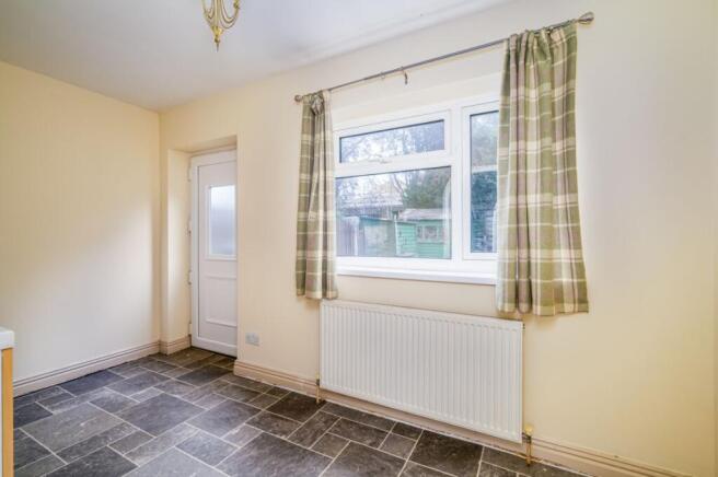 3 bed Town House for sale Image 9