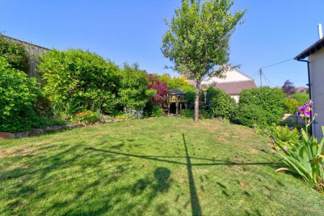 Rear garden new vi.jpg