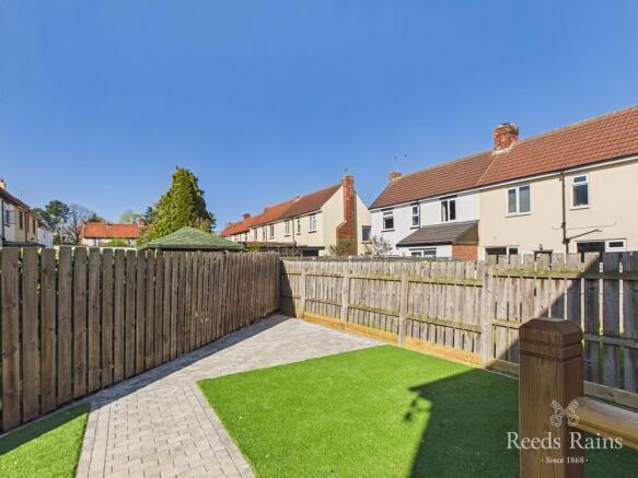 3 bed Semi-Detached for sale Image 8