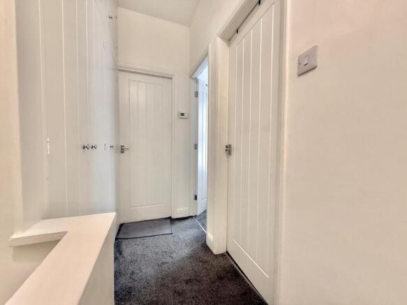 2 bed Terraced to rent Image 9