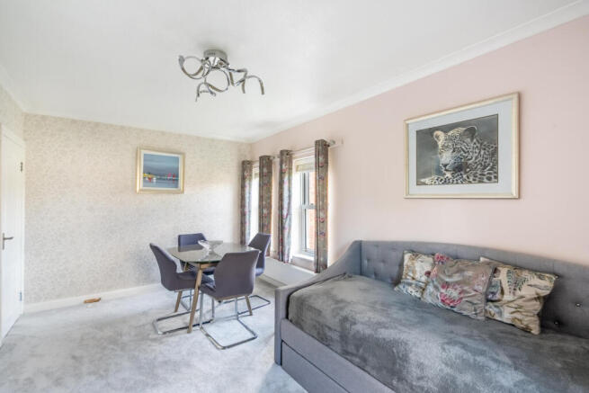 2 bed Apartment for sale Image 4