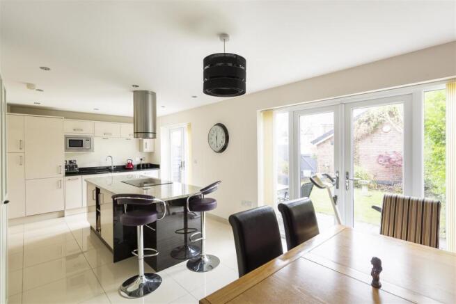 Kitchen/Dining Room