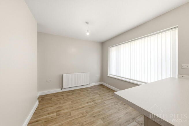 3 bed Semi-Detached for sale Image 9