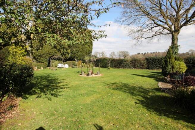 4 Spring Close Upper Basildon (2).JPG